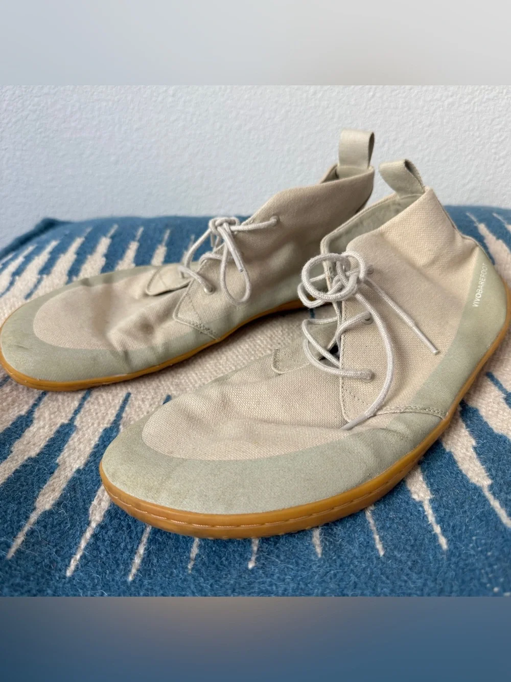 Vivo Barefoot Men's Chukka Boots in Light Gray with Gum Sole